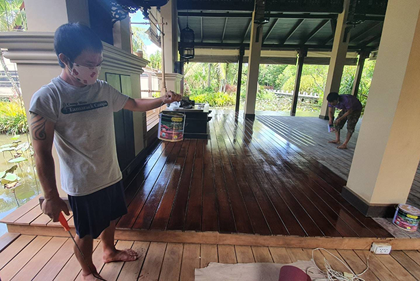 Dầu lau gỗ chuyên dụng: Bảo quản và bảo dưỡng sàn gỗ hiệu quả